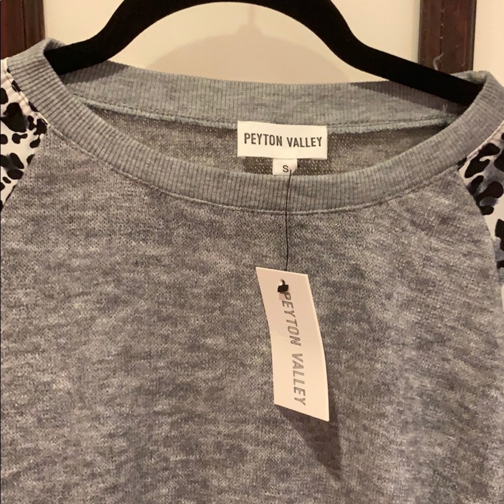 Peyton valley sz small NwT cheetah sweater - Picture 2 of 3